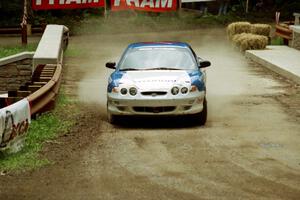 Tim O'Neil / Georgio Cerboncini Hyundai Tiburon comes through the spectator area at Phasa, SS4.