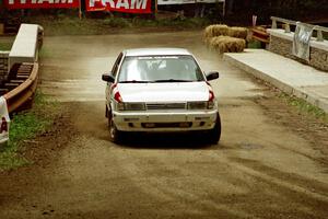 Ted Mendham / Lise Mendham Nissan Sentra SE-R comes through the spectator area at Phasa, SS4.