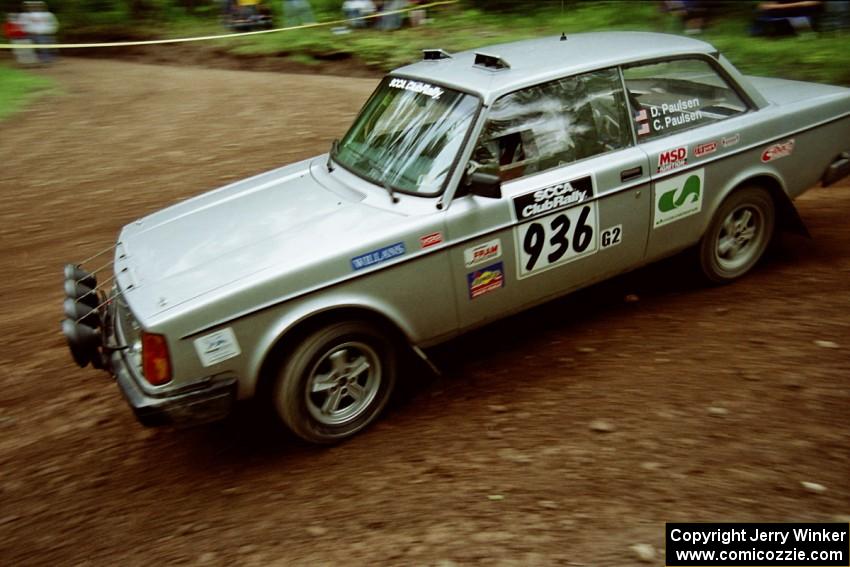Don Paulsen / Charles Paulsen Volvo 240GT at the first hairpin on Colton Stock, SS5.