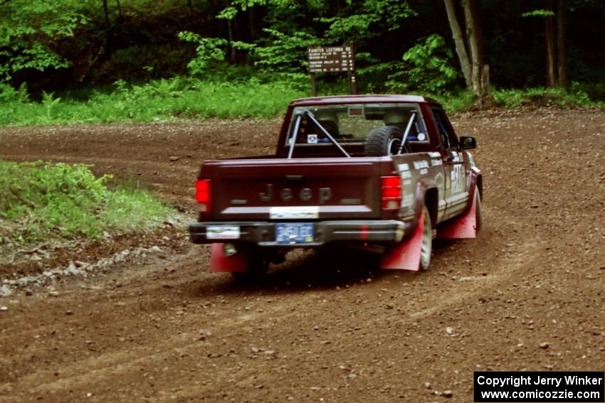Scott Carlborn / Dale Dewald Jeep Comanche at the first hairpin on Colton Stock, SS5.