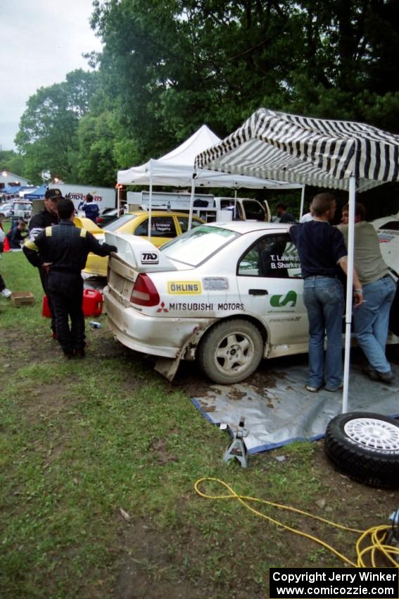 Tom Lawless / Brian Sharkey Mitsubishi Lancer Evo IV at Germania service.