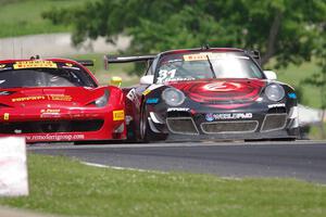 Ryan Dalziel's Porsche 911 GT3R and Olivier Beretta's Ferrari 458 GT3 Italia