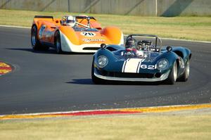 Tom Shelton's Lola T-70 Spyder and Ed Swart's Lola T-160