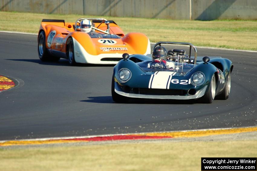 Tom Shelton's Lola T-70 Spyder and Ed Swart's Lola T-160