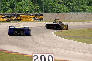 Jeff Boston's Lola T-90/90 and Turner Woodard's Chevron B31