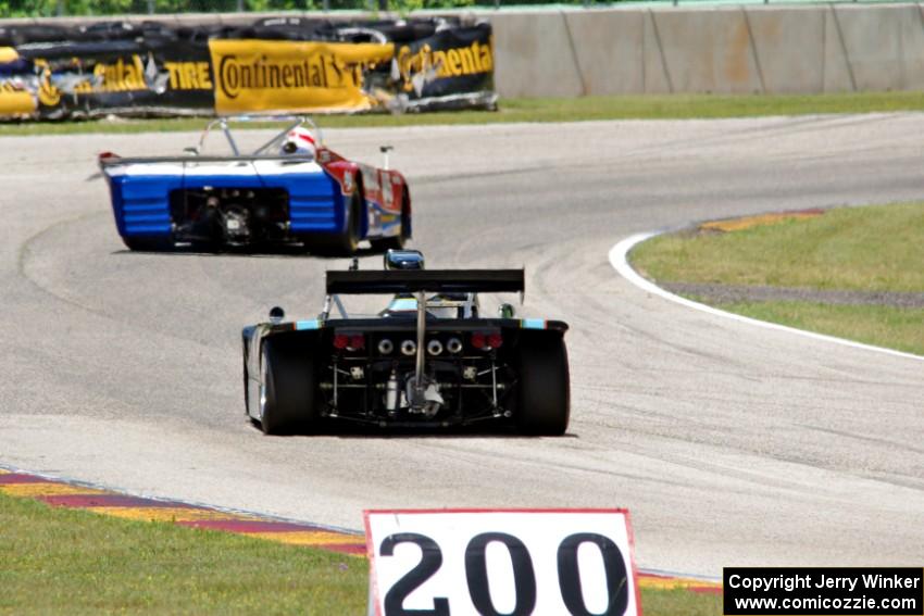 Cal Meeker's Lola T-294 and Jeffrey Miller's Lola T-496/Kohler