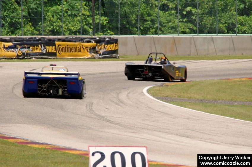 Jeff Boston's Lola T-90/90 and Turner Woodard's Chevron B31