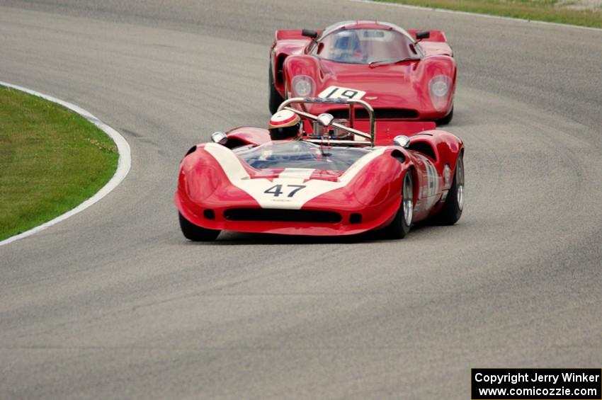Marc Devis' Lola T-70 Mk. IIIB Spyder and Joe Hish's Chevron B16