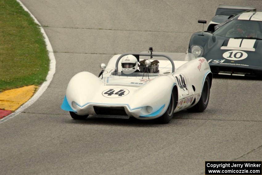 Mogens Christensen's Wolverine LD65 and Dennis Olthoff's Lola T-70 Mk. IIIB