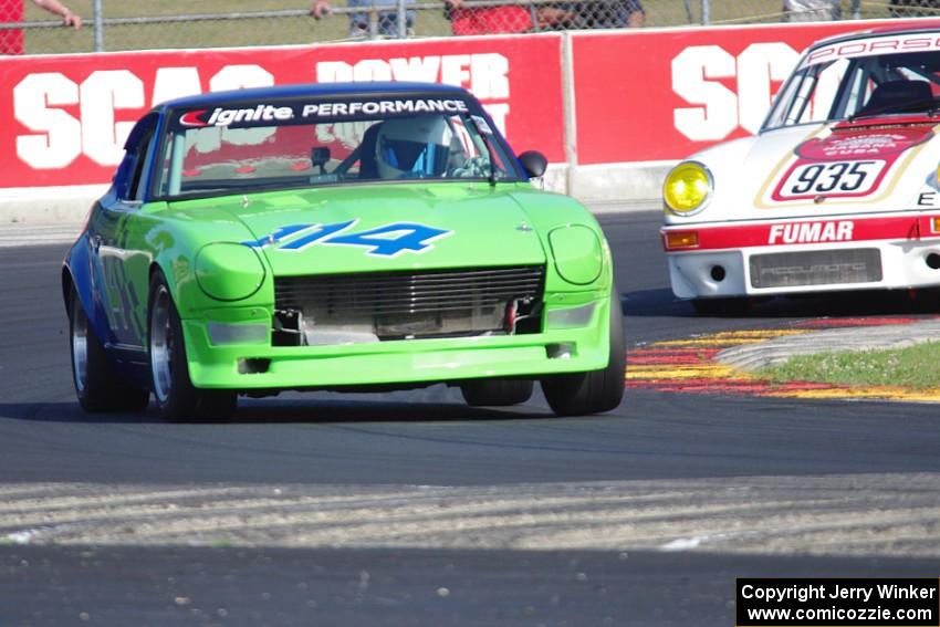 Rick Nichols' Datsun 240Z and Mark White's Porsche 911 Carrera