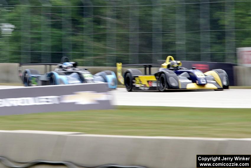 Todd Slusher's and Don Yount's Panoz Élan DP-02s