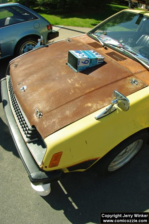 Dodge Colt with modded hood scoop