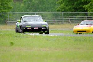 Aaron Jongbloedt's and Greg Youngdahl's Spec Miata Mazda Miatas