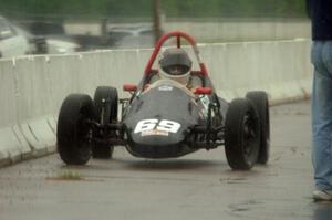 Jon Belanger's Autodynamics Mk. V Formula Vee on the false grid.