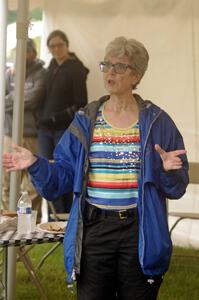 Kathy Gillen makes announcements at the awards banquet.