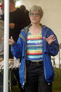 Kathy Gillen makes announcements at the awards banquet.