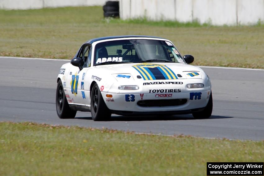 Zachary Adams' PTE Mazda Miata