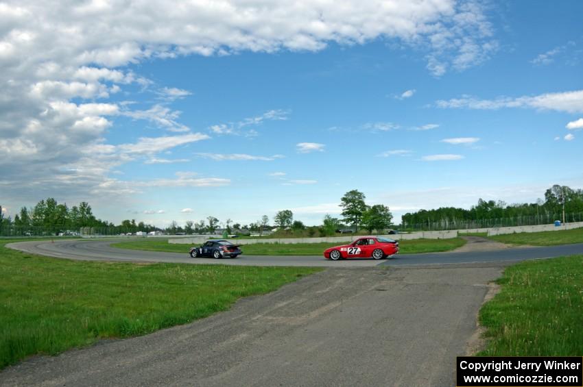 Craig Stephens' ITE-1 Porsche 911 and Matt Lawson's ITE-2 Porsche 944 Turbo