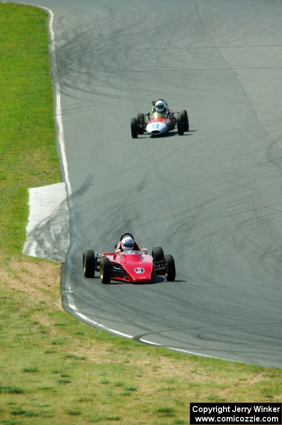 Darrell Peterson's LeGrand Mk. 21 Formula Ford and Jim Gaffney's RCA Formula Vee