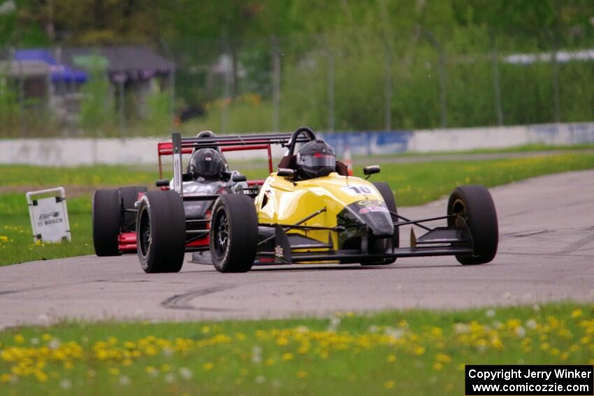 Steve Thomson's Van Diemen DP08/Elan Formula Atlantic and Dave Schaal's Formula Enterprises