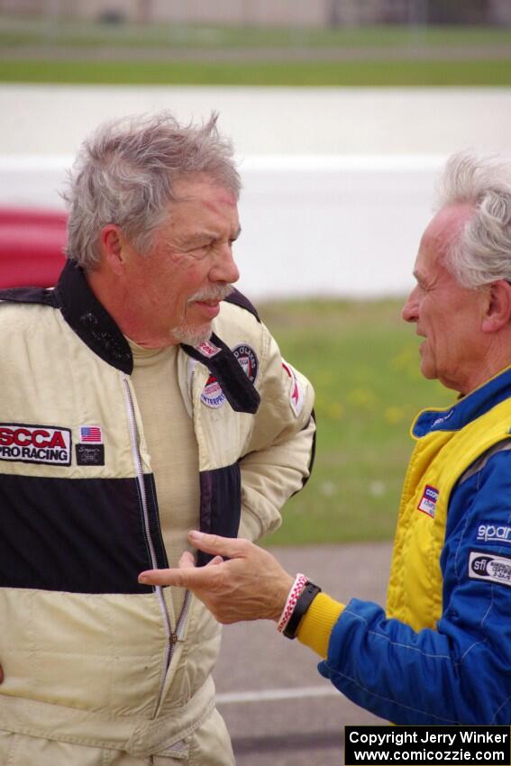 Tony Foster and Steve Thomson chat after the race.