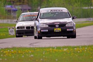 Tom Daly's T4 VW Rabbit and Joe Bungert's ITJ BMW 318i