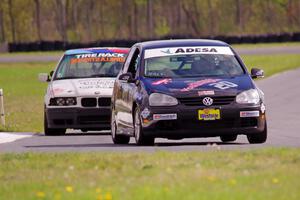 Tom Daly's T4 VW Rabbit and Joe Bungert's ITJ BMW 318i