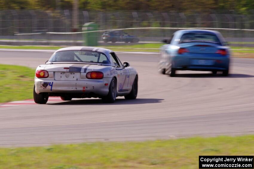 Roger Knuteson's T4 BMW Z4 and Chris Craft's Spec Miata Mazda Miata