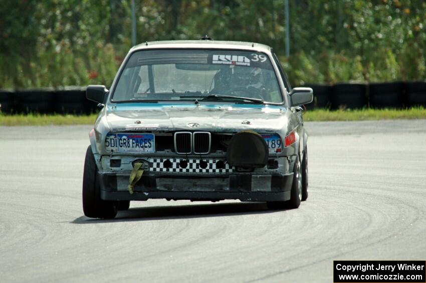 SD Faces BMW 325is