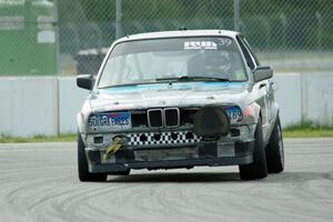 SD Faces BMW 325is