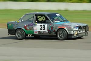 SD Faces BMW 325is