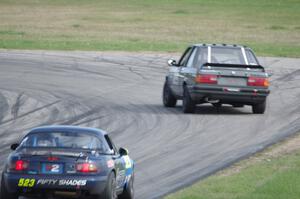 Team Endurance BMW 325is and 50 Shades of Blue Mazda Miata