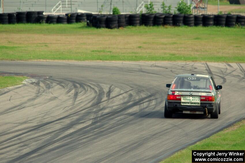 SD Faces BMW 325is