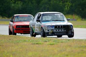 SD Faces BMW 325is and E30 Bombers BMW 325i