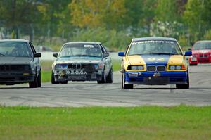 In the Red 2 BMW 325is, Team Endurance BMW 325is and SD Faces BMW 325is