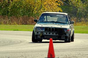 SD Faces BMW 325is