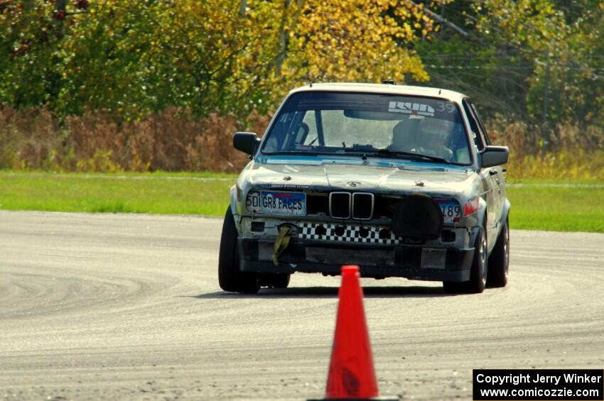 SD Faces BMW 325is