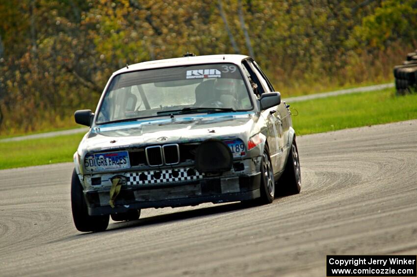 SD Faces BMW 325is