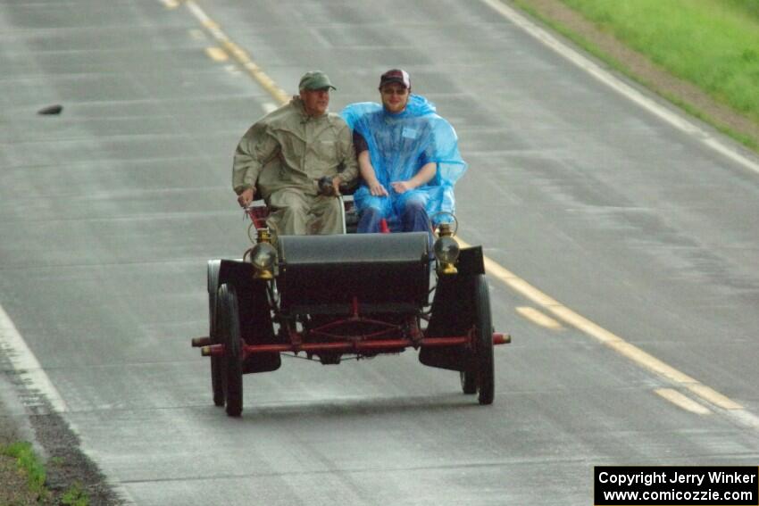 Ron Walkinshaw's 1905 Oldsmobile