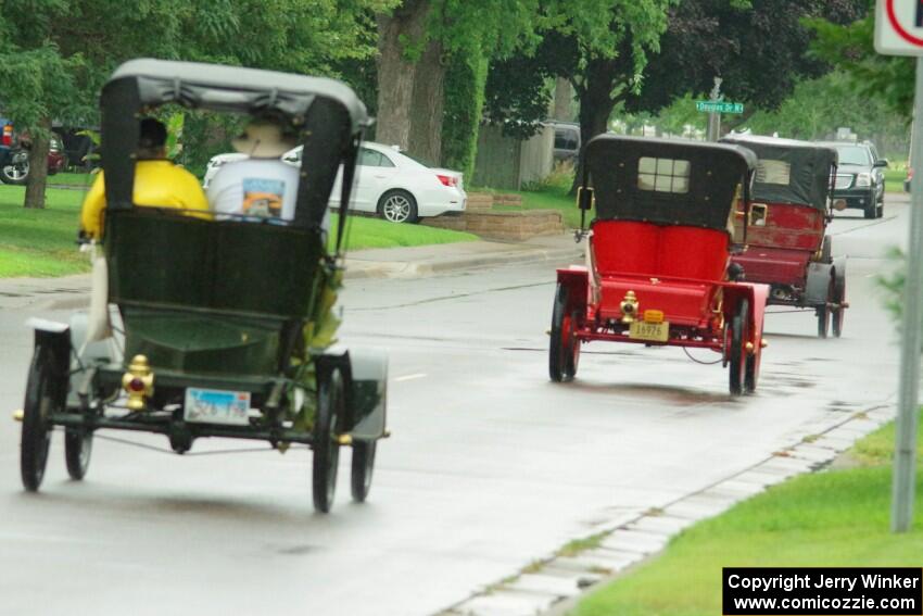 Eric Hylen's 1908 Maxwell, Walter Burton's 1910 Buick and ???