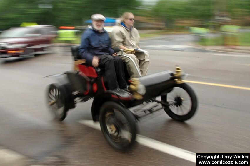 Gil Fitzhugh's 1904 Oldsmobile