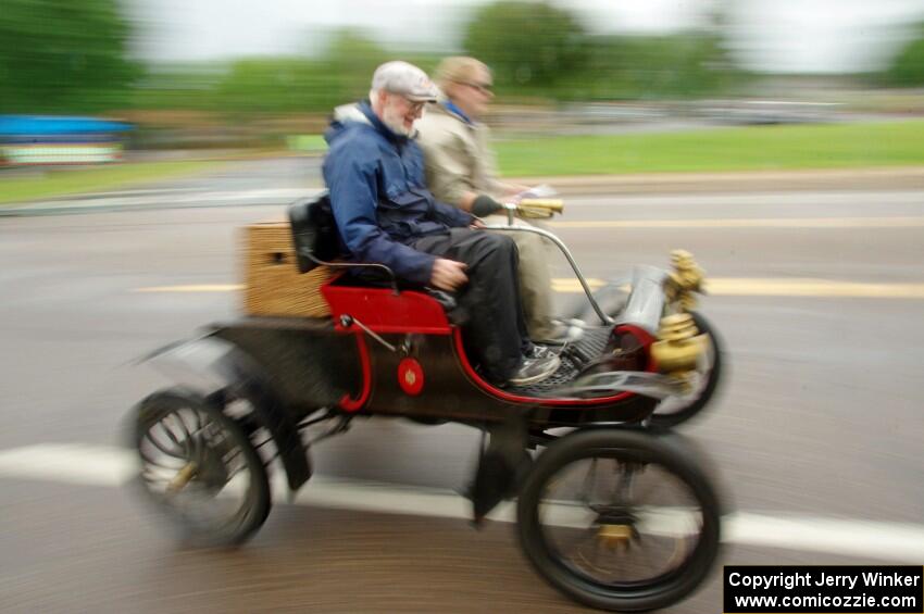 Gil Fitzhugh's 1904 Oldsmobile