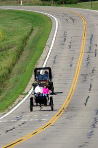 Dave Shadduck's 1902 Oldsmobile and Mark Desch's 1905 Stevens Duryea R