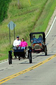 Dave Shadduck's 1902 Oldsmobile and Mark Desch's 1905 Stevens Duryea R