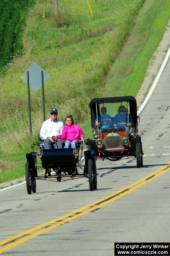 Dave Shadduck's 1902 Oldsmobile and Mark Desch's 1905 Stevens Duryea R