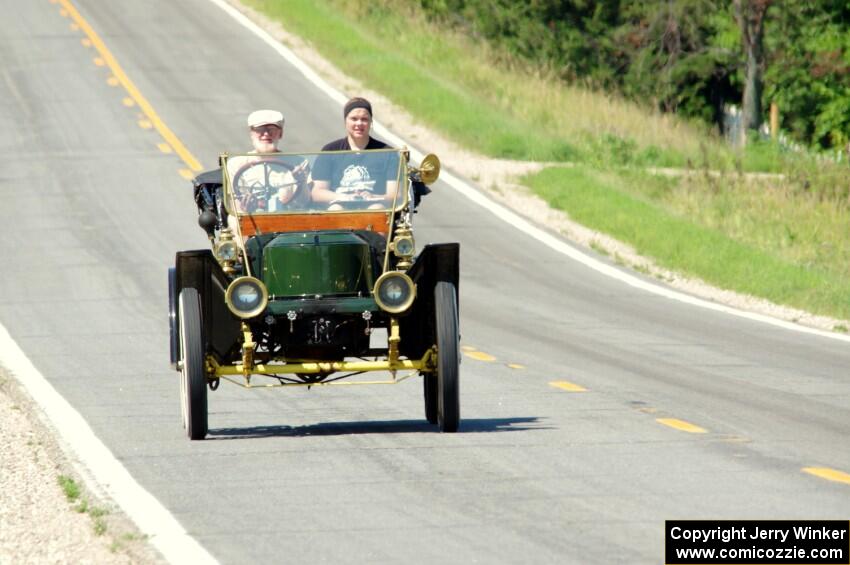 Gil Fitzhugh's 1907 Stanley Steamer