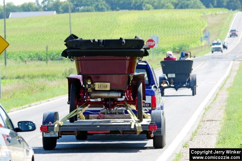 Anton Traut's 1909 Buick on the trailer.