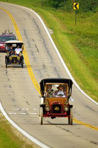 Dave Grose's 1909 REO and Dean Yoder's 1906 Ford Model K