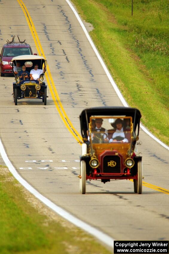 Dave Grose's 1909 REO and Dean Yoder's 1906 Ford Model K