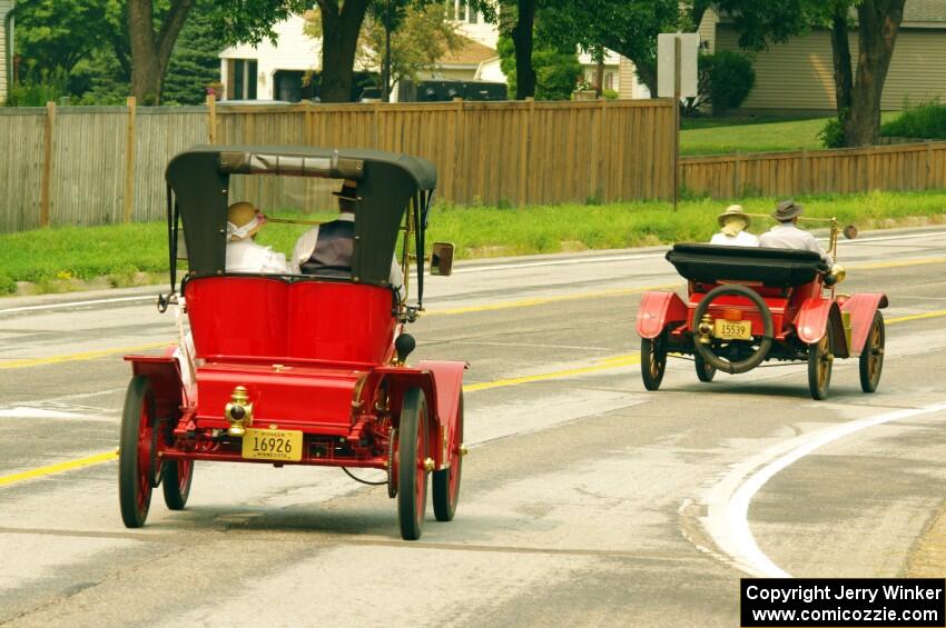 John Elliot's 1912 Maxwell and Walter Burton's 1910 Buick